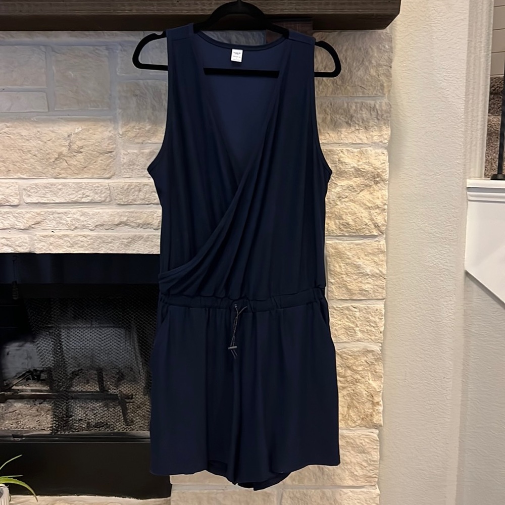 Women’s Navy Blue Old Navy Active Romper Size L